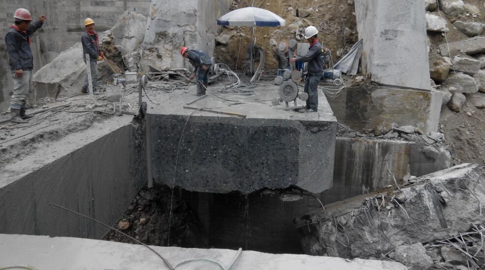 雅安大发水电站桥面切割拆除